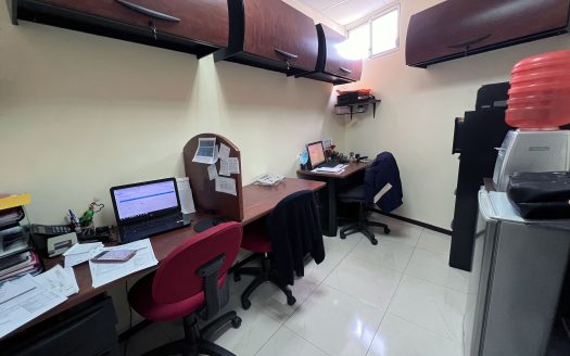 Oficina 204 – Edificio Vista al parque